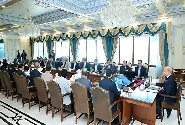وفاقی کابینہ میں توسیع، نئے وزیروں کے نام کا اعلان متوقع