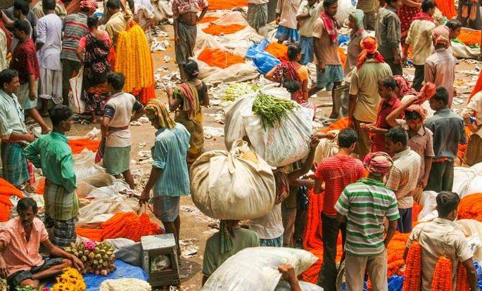 بھارت: 1 ارب افراد کے پاس اشیائے ضروریہ خریدنے کے لیے اضافی پیسے نہیں، رپورٹ 