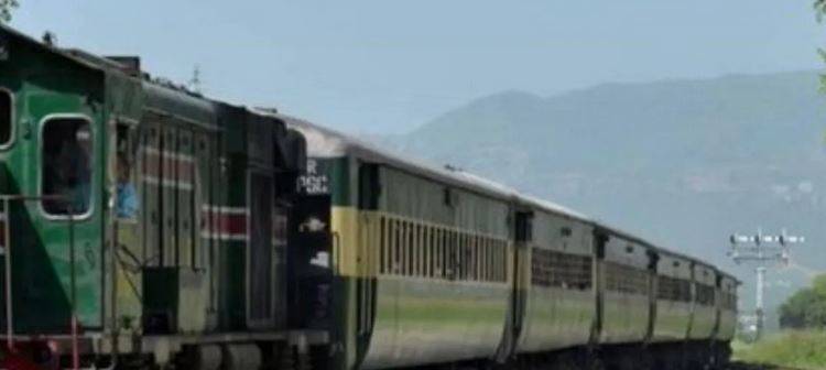کوئٹہ: جعفر ایکسپریس کی بوگیاں 8 دن بعد کوئٹہ پہنچا دی گئیں