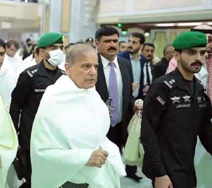 وزیراعظم شہباز شریف کا سعودی عرب میں عمرہ، ولی عہد محمد بن سلمان سے اہم  ملاقات