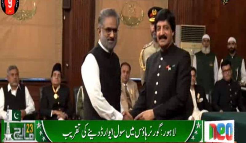 یوم پاکستان : گورنر ہاؤس میں اعلیٰ ترین سول اعزازات کی تقریب، ایگزیکٹو ڈائریکٹر نیو نیوز، نصراللہ ملک کو تمغہ امتیاز سے نوازاگیا