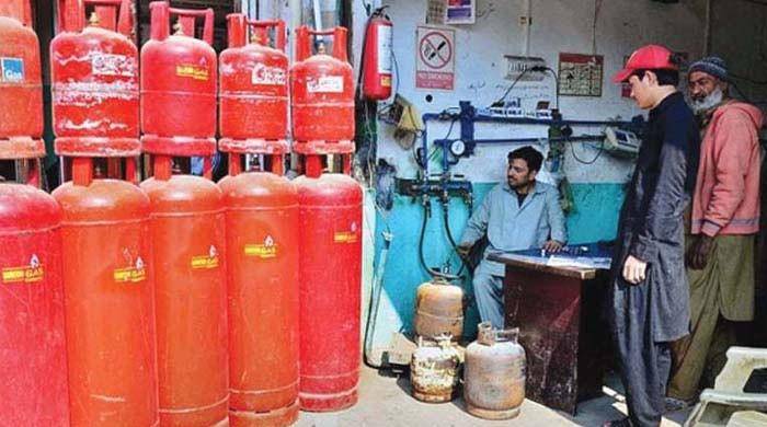 اوگرا نے ایل پی جی کی قیمت 54 پیسے فی کلو بڑھا دی