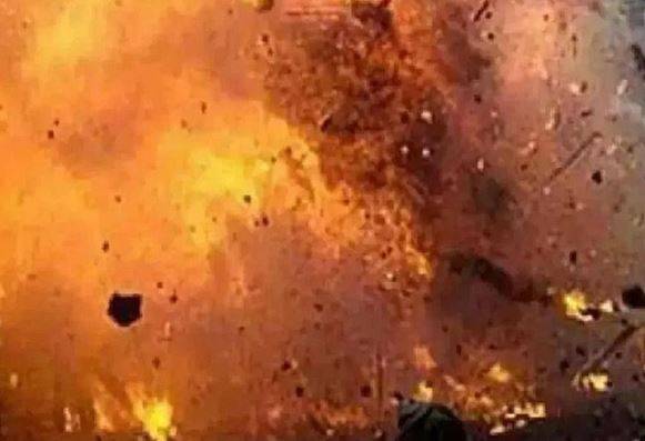 بھارت: گجرات کی پٹاخہ فیکٹری میں خوفناک دھماکہ، 17 افراد ہلاک، مالک فرار