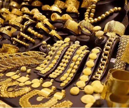 پاکستان میں سونے کی قیمت میں مسلسل اضافہ، چاندی کی قیمتیں مستحکم