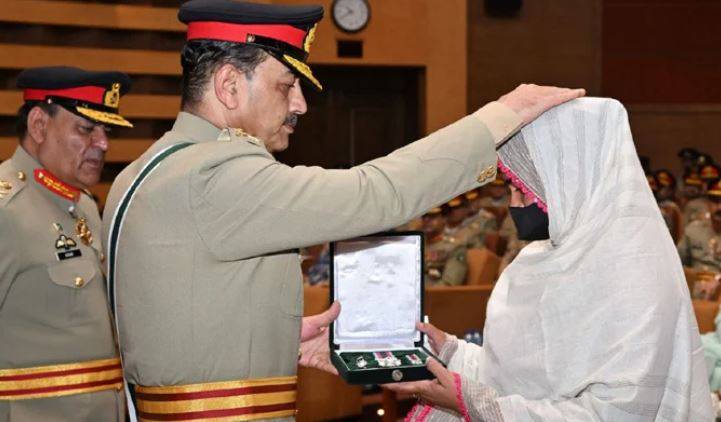  شہداء اور غازی ہماری قوم کا فخر ہیں ، آرمی چیف 