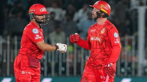 پی ایس ایل 10:اسلام آباد یونائیٹڈ کی بلا مقابلہ جیت، کراچی کنگز کو 6وکٹوں سے شکست