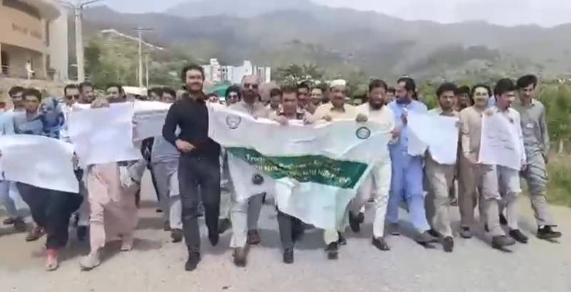 یونیورسٹی آف سوات میں سماجی ہم آہنگی اور خضدار حملے کی مذمت کے لیے سیمینار اور واک