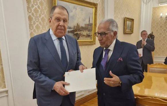 طارق فاطمی کی روسی وزیر خارجہ سے ملاقات، وزیراعظم کا خط صدر پیوٹن کو پہنچا دیا