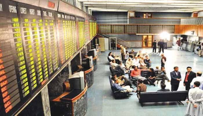سٹاک مارکیٹ میں بڑا دھچکہ: ایک ہی دن میں 2241 پوائنٹس کی کمی، تین حدیں ٹوٹ گئیں