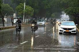 ملک کے مختلف حصوں میں گرج چمک کے ساتھ بارش کا امکان 