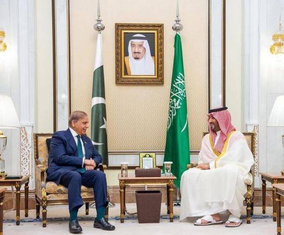 وزیراعظم شہباز شریف اور سعودی ولی عہد کے درمیان رابطہ، علاقائی امور پر گفتگو