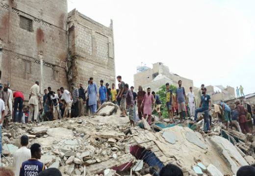 لیاری عمارت حادثہ: ابتدائی رپورٹ جاری، ریسکیو آپریشن میں مشکلات کا سامنا