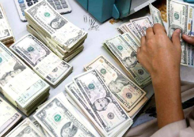  5 ہزار ڈالر سے زائد رقم لے کر جانے والے مسافر ہوشیار رہیں:محسن نقوی کا انتباہ