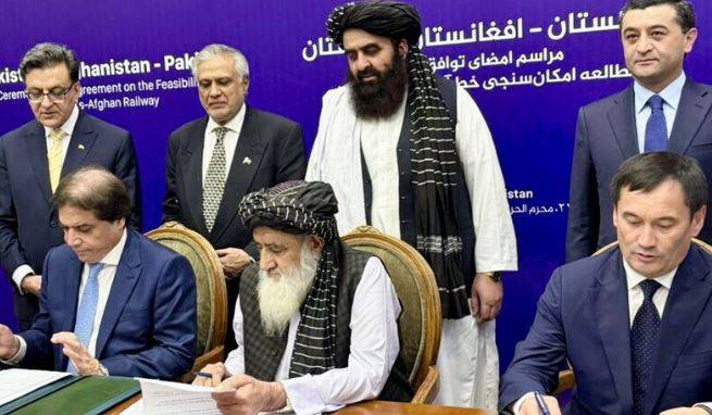 تین ملکی ریلوے منصوبہ: پاکستان، افغانستان اور ازبکستان نے اہم معاہدے پر دستخط کر دیے