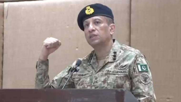 ڈی جی آئی ایس پی آر کی کنگ ایڈورڈ میڈیکل یونیورسٹی آمد،پرتپاک استقبال