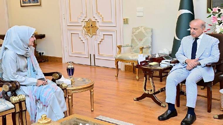 وزیرِ اعظم شہباز شریف سے عافیہ صدیقی کی بہن ڈاکٹر فوزیہ صدیقی کی ملاقات 