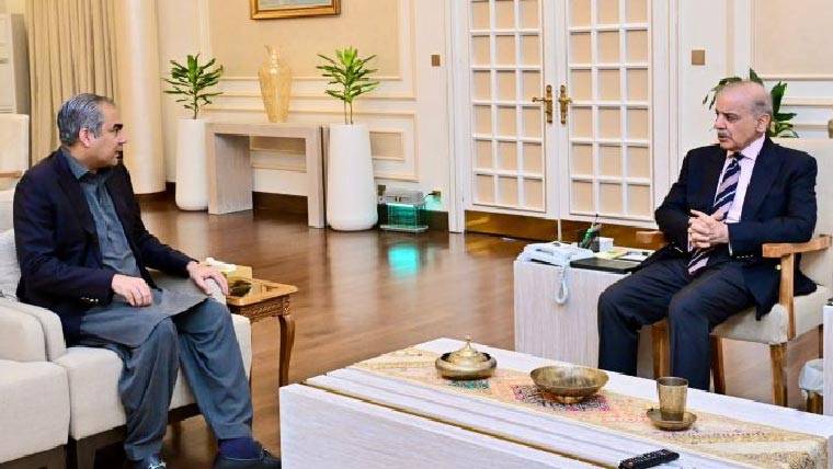 وزیراعظم شہباز شریف نے زائرین کے لیے خصوصی پروازوں کا انتظام کرنے کی ہدایت دے دی