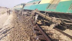 جیکب آباد کے قریب ریلوے ٹریک پر دھماکا، جعفر ایکسپریس کی تین بوگیاں پٹری سے اتر گئیں