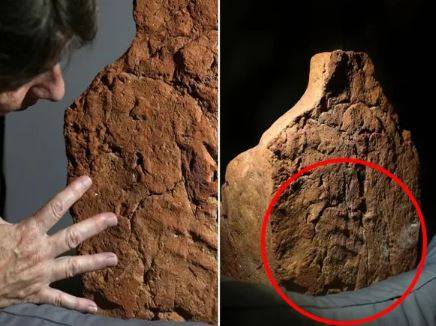 قدیم مصری مقبرے سے 4 ہزار سال پرانا ہاتھ کا نشان دریافت، ماہرین حیران