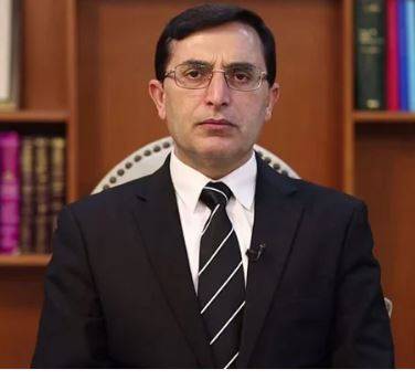 بیرسٹر گوہر کا سیاسی سزاؤں پر شدید ردِعمل، جمہوریت کو خطرہ قرار دے دیا