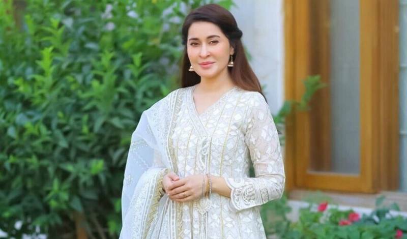 شائستہ لودھی کی تصاویر وائرل، چہرے میں تبدیلیوں پر سرجری کی باتیں