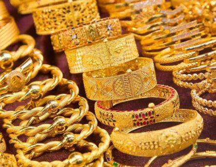 سونے کی قیمتوں میں کمی، پاکستانی صارفین کو فائدہ