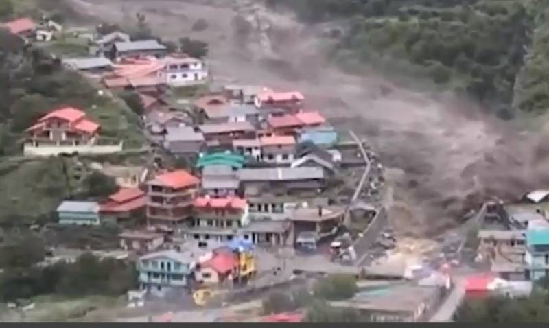 اترکاشی میں سیلاب اور مٹی کے تودے گرنے کا حادثہ، مودی حکومت کی نااہلی عیاں