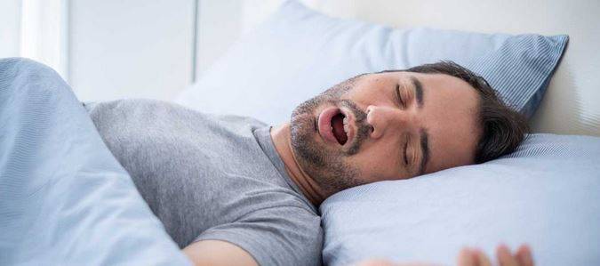 نیند میں منہ کھول کر سونا:  ہو جائیں خبردار؟ ڈاکٹرز کی وارننگ اور احتیاطی تدابیر