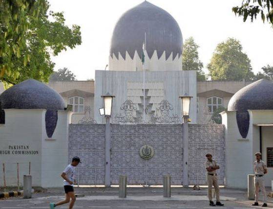 نئی دہلی میں پاکستانی سفارتکاروں کو ہراساں کیے جانے کا انکشاف، قبل از وقت گھر خالی کرنے کا حکم