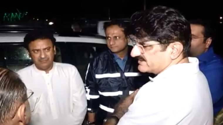 بارش کے بعد کراچی کی صورتحال: وزیراعلیٰ سندھ کا شہر کا دورہ، شہریوں کو گھروں میں رہنے کی ہدایت