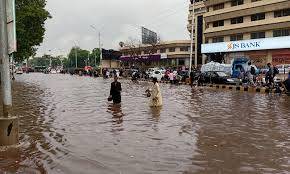 کراچی میں موسلا دھار بارش سے شدید نقصان، شہر بھر میں پانی بھر گیا، 11 افراد ہلاک