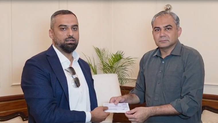 سیلاب متاثرین کے لیے برطانوی بزنس مین کا ایک کروڑ روپے کا عطیہ