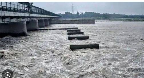 پنجاب میں سیلاب سے قیامت خیز صورتحال، 28 اموات، ہزاروں دیہات زیرِ آب