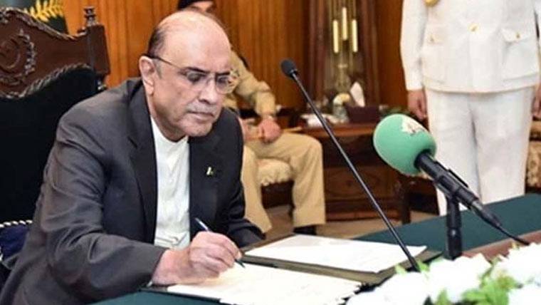 صدر آصف علی زرداری نے انسداد دہشت گردی اور پٹرولیم بل 2025 کی منظوری دے دی