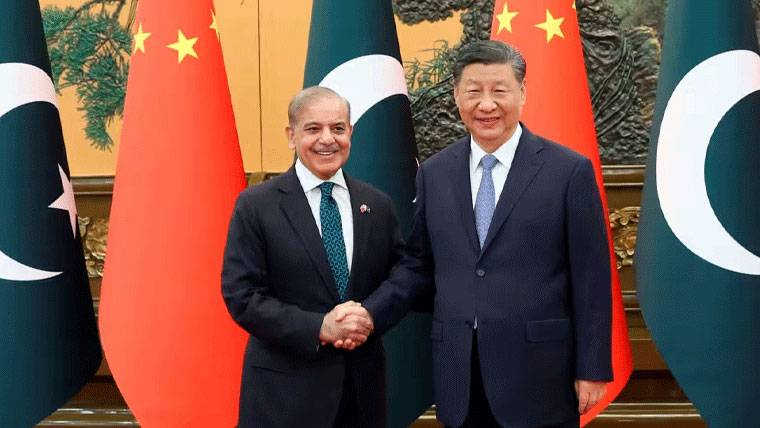 وزیراعظم شہباز شریف کی چینی صدر شی جن پنگ سے ملاقات، دوطرفہ تعلقات اور خطے کی صورتحال پر بات چیت