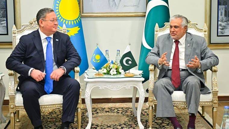 نائب وزیر اعظم اسحاق ڈار اور قازقستان کے وزیر خارجہ مرات نرتلیو کی ملاقات