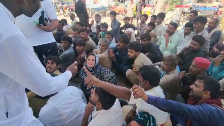 مریم نواز کی ہدایت پر مریم اورنگزیب کا علی پور اور سیت پور کا دورہ، سیلاب متاثرین سے ملاقات