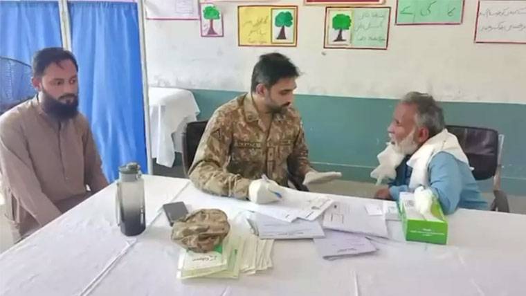 پاک فوج اور سول انتظامیہ کی سیلاب متاثرہ علاقوں میں مشترکہ امدادی کارروائیاں جاری