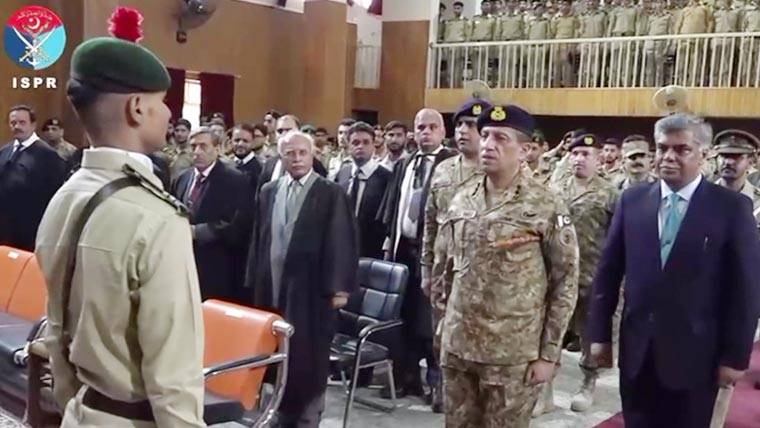 ڈی جی آئی ایس پی آر کا کیڈٹ کالج پلندری کا دورہ، طلباء و اساتذہ سے ملاقات