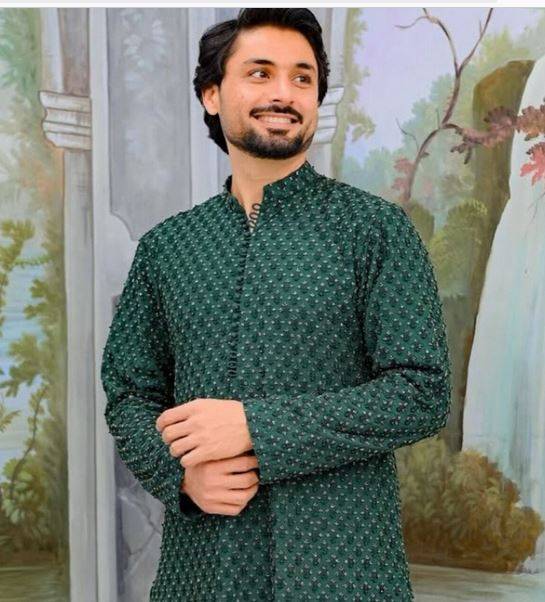 ابرار احمد شادی کے خوشیوں بھرے لمحات میں مگن، کراچی میں نکاح و مہندی کی تقریبات جاری