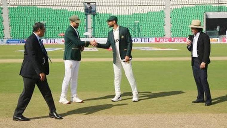 پاکستان کا جنوبی افریقہ کے خلاف ٹاس جیت کر پہلے ٹیسٹ میچ میں بیٹنگ کا فیصلہ 