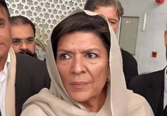 علیمہ خان کے ناقابل ضمانت وارنٹ گرفتاری جاری، عدالت کا پیش ہونے کا حکم