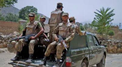 بنوں میں انٹیلی جنس بیسڈ آپریشن، 2 خوارج دہشت گرد ہلاک، بھاری اسلحہ برآمد