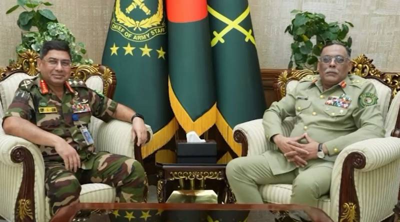 جنرل ساحر شمشاد مرزا کی بنگلہ دیشی آرمی چیف سے ملاقات، خطے میں دفاعی تعاون مزید مضبوط بنانے پر اتفاق