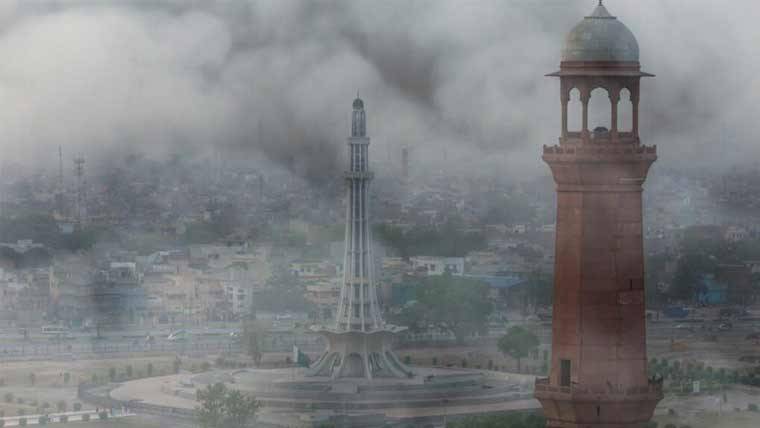 پنجاب میں سموگ کا شدید بحران، لاہور میں فضائی آلودگی کی سطح خطرناک حد تک بڑھ گئی