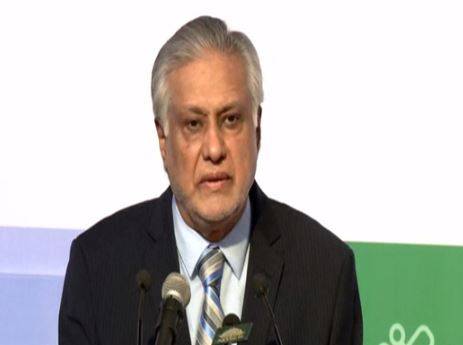 جدید دور میں ٹیکنالوجی اور نئے علوم سیکھنا بہت ضروری ہو گیا ہے، وزیر خارجہ اسحاق ڈار