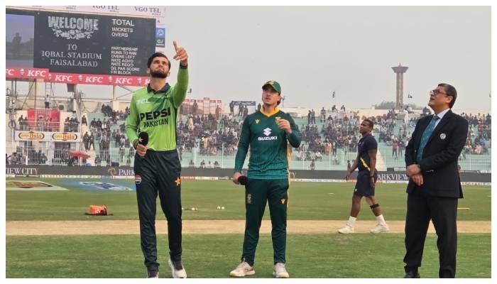  پہلا ون ڈے: پاکستان اور جنوبی افریقہ کے خلاف ٹاس جیت کر فیلڈنگ کا فیصلہ 