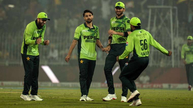 پاکستان نے جنوبی افریقا کو سنسنی خیز مقابلے میں شکست دے کر سیریز میں برتری حاصل کر لی