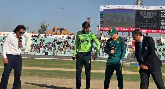 فیصلہ کن ون ڈے: جنوبی افریقہ نے پاکستان کیخلاف ٹاس جیت کر پہلے بیٹنگ کا فیصلہ