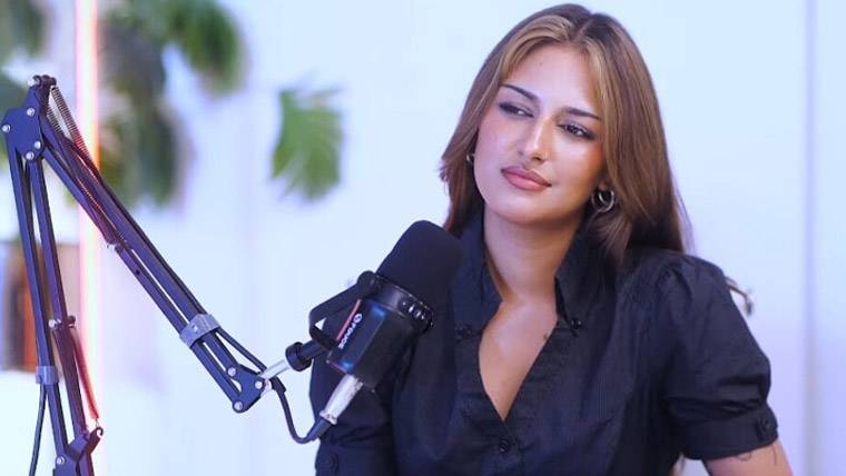 22 سال کی عمر میں گھر چھوڑا، خود کمانا شروع کیا ، وقت کے ساتھ والدہ کے ساتھ مزید بہتر ہوگئے ، انزیلہ عباسی 